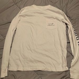 White long sleeve vineyard vines shirt